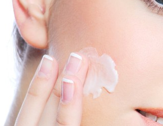 女性白癜风患者慎用化妆品