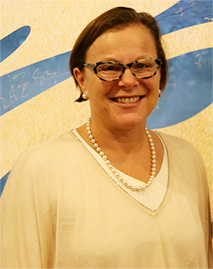 菲奥娜·梅拉妮·伍德教授