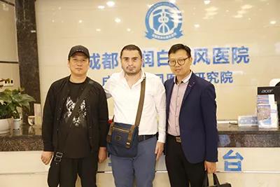 来自巴勒斯坦的患者,前来我院求诊