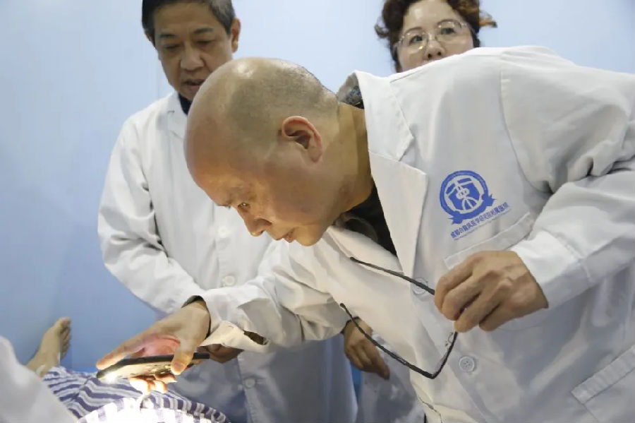 《药线点灸在白癜风治疗中的应用》研究进展