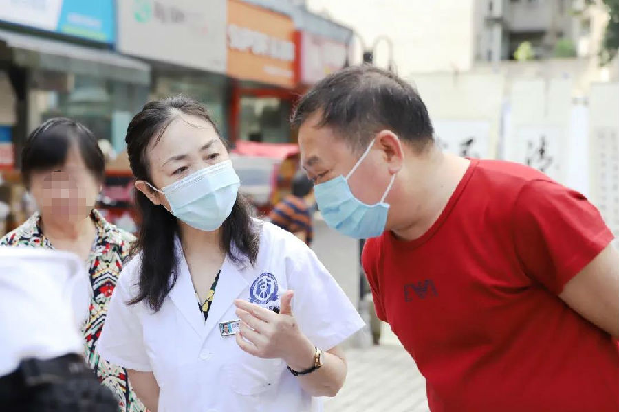 【博润大事纪】健康义诊惠民生——成都博润开展社区义诊活动